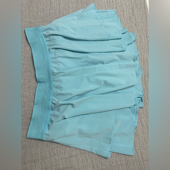 Lululemon Court Rival High Rise Skirt in Bright Blue. Never worn. Size 12 - Picture 4 of 4
